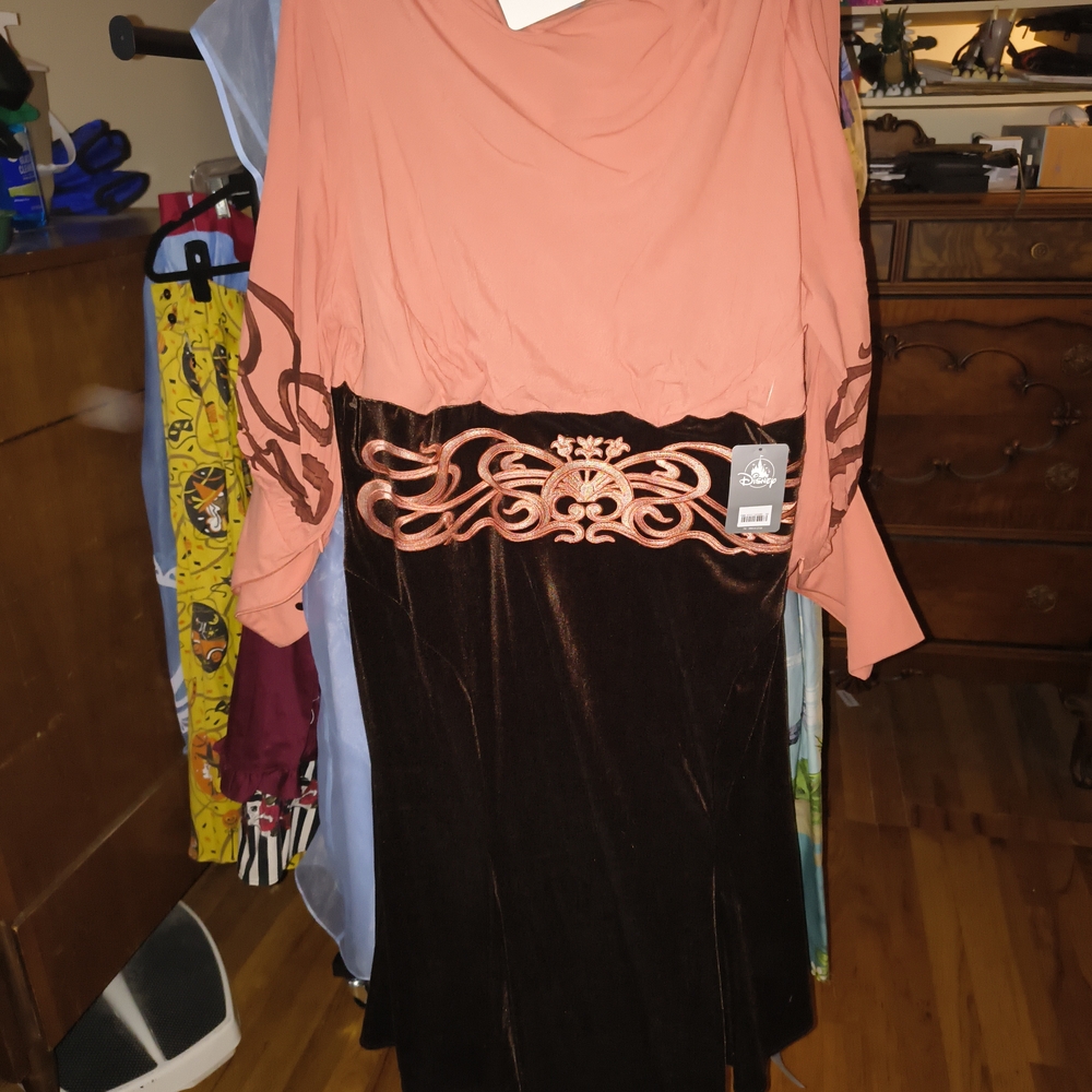 BNWT Disney Dress Shop Main St USA Parlour dress in size 22w.